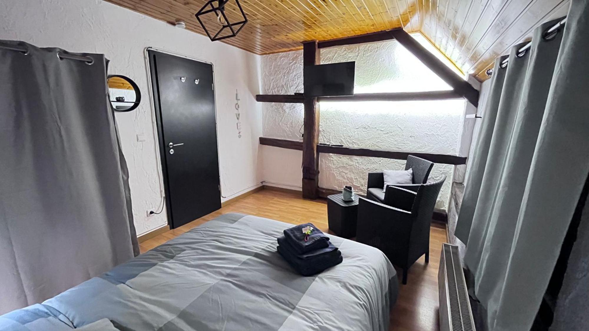 Chez Bene Bed & Breakfast โรชฟอร์ ภายนอก รูปภาพ