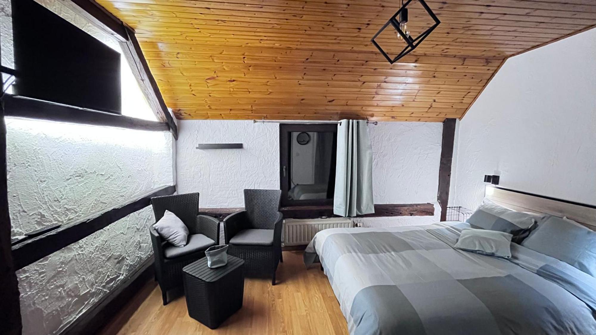 Chez Bene Bed & Breakfast โรชฟอร์ ภายนอก รูปภาพ